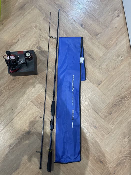 Combo spinning stiuca Savage Gear Defiance+ Sharky 4000