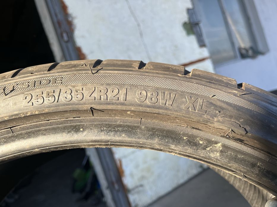 2 бр. летну гуми 255/35/21 Bearway DOT 4324 7 mm