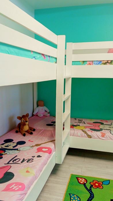 Pat copii supraetajat