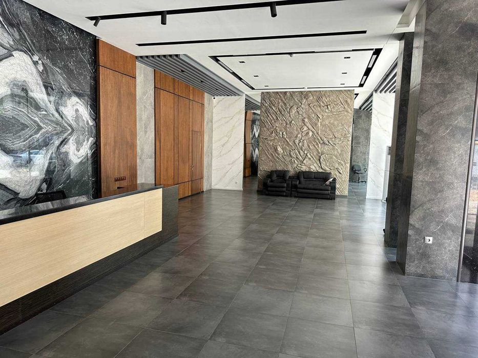 Продается бизнес центр в Мирабадском районе. Ориентир метро "Айбек"