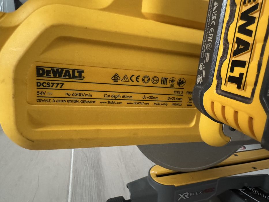 Circular Dewalt DCS 777T2