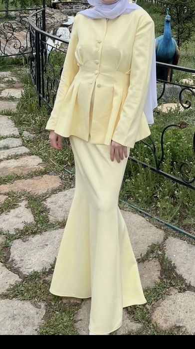 Костюм двойка желтая
