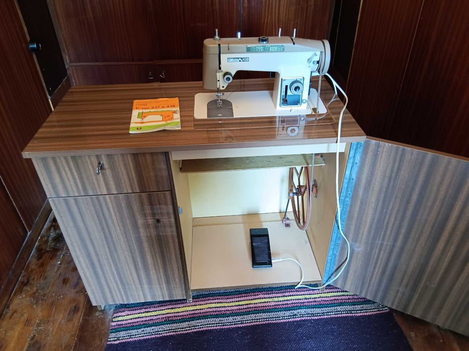 Продавам полска шевна машина Лучник!