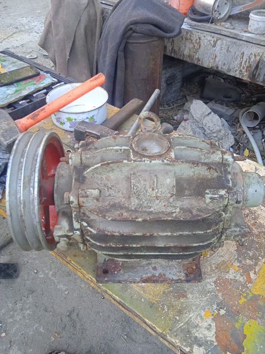 Насос  вакуумный