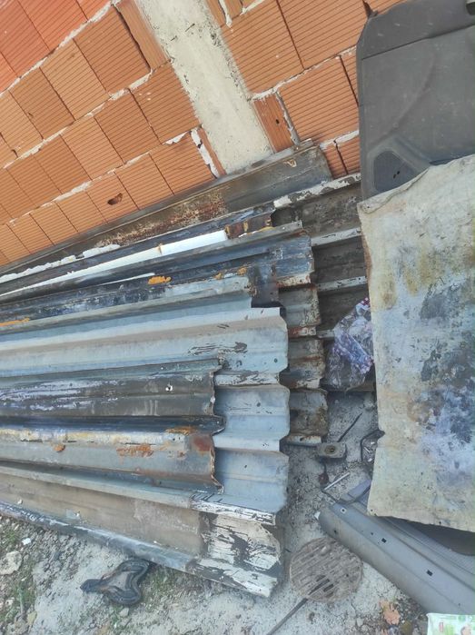 Продавам употребявани метални ламаринени панели