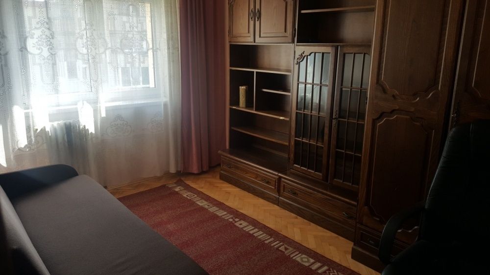 Persoana fizica inchiriez apartament 3 camere, decomandat, zona Iulus Mall FSEGA,strada Slatina,Marasti,