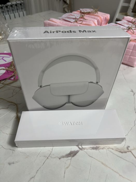 AirPods Max Apple Watch