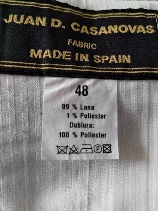 Vând costum 2 piese mărimea 48