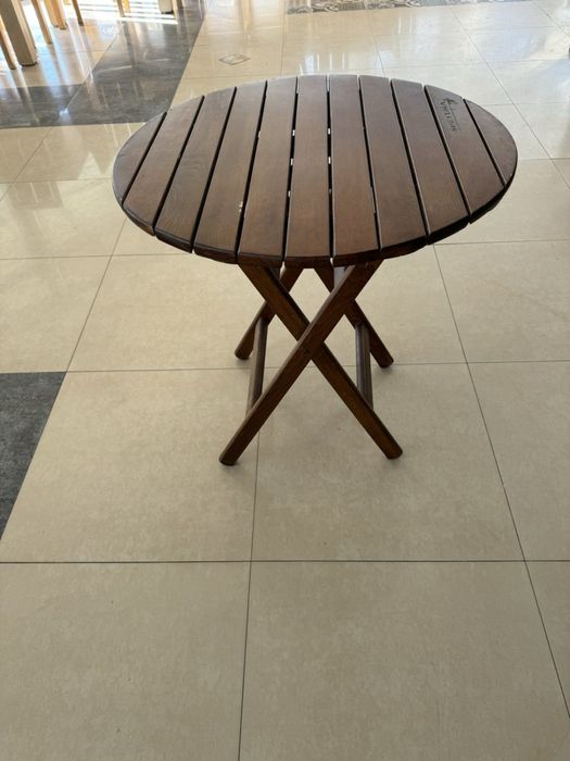 Дървени кръгли маси