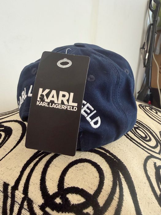 Шапка Karl lagerfeld