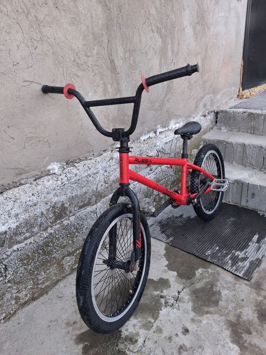 Продам BMX красный