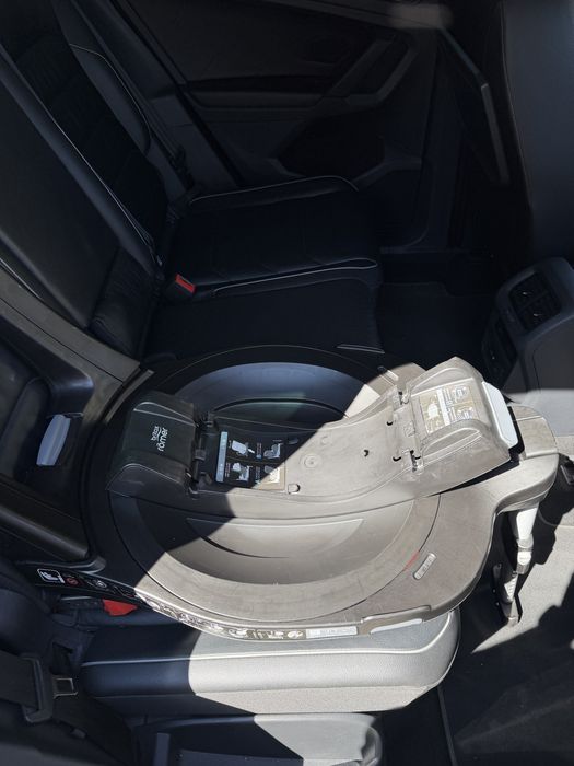 Scaun auto Britax Romer cu baza isofix