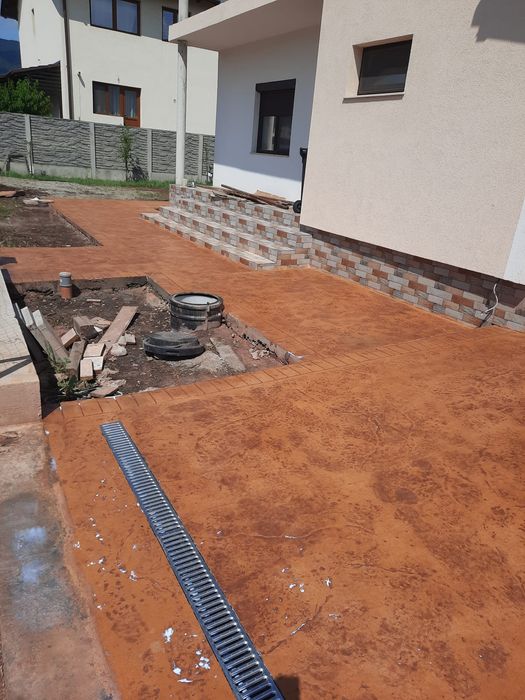 Beton amprentat, elicopterizat pavaj pavele ,casa gradina amenajări gard fundatie bordura construcții