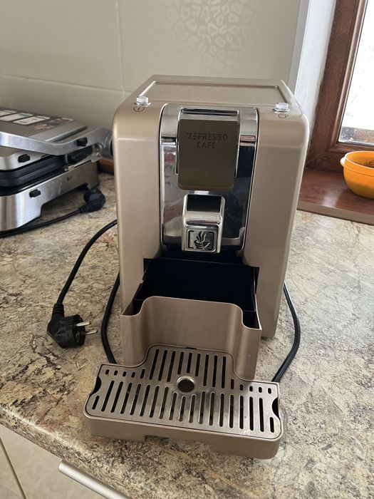 Кофемашина почти новая