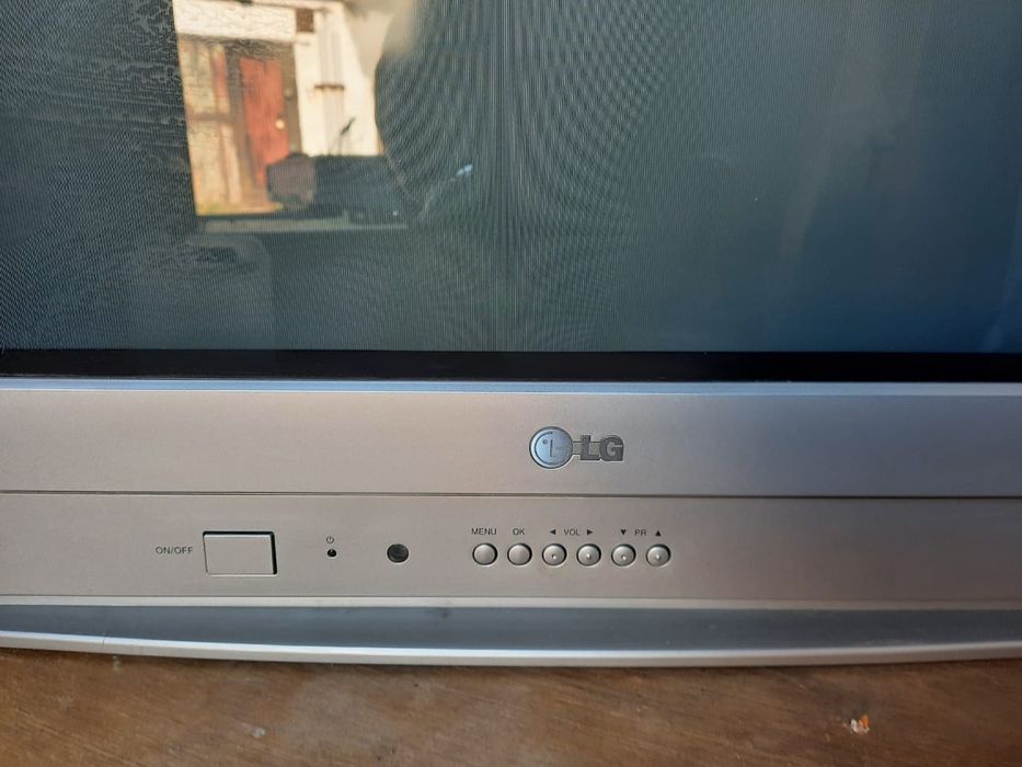 Телевизор LG FLATRON