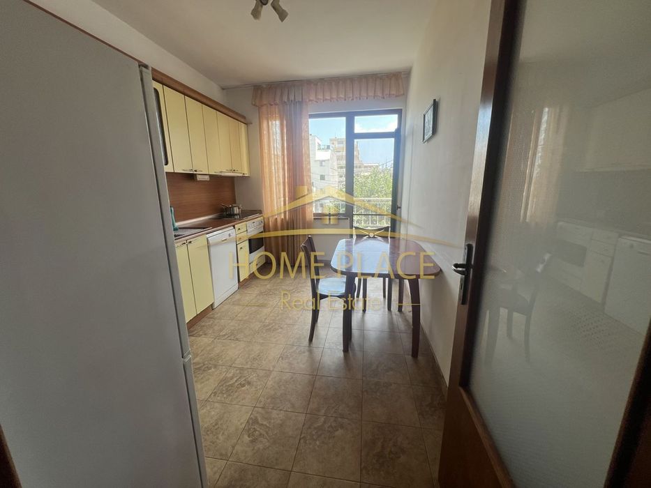 Дава се под наем Четиристаен апартамент в Варна, Морска градина - 140 кв.м за 765 € - Снимка #1