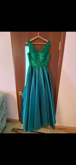 Вечернее платье для торжеств