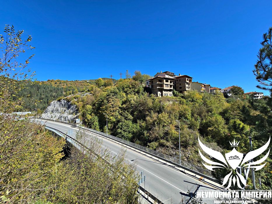 Нова къща с 388кв. РЗП и двор 600кв кв.Устово гр.Смолян