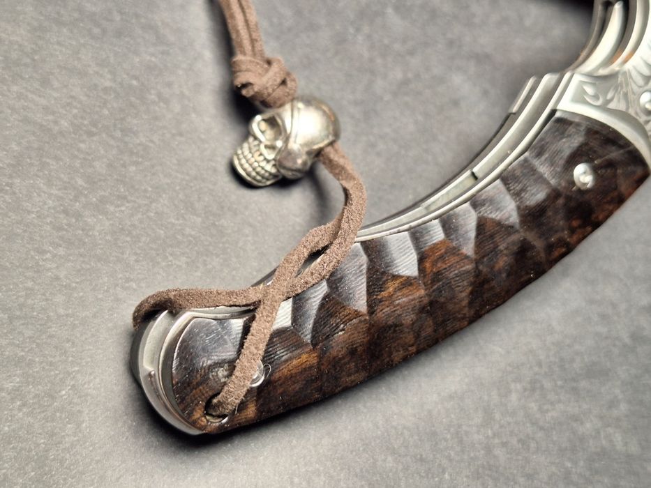 Сгъваем нож от дамаска стомана с кожен калъф