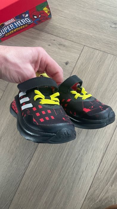 Incaltaminte copii Adidas Marvel