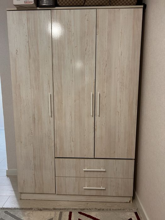 Продам шкаф недорого