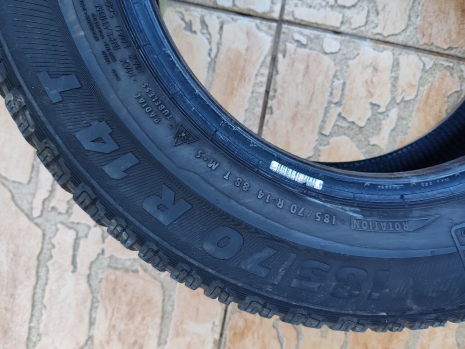 Vând cauciucuri 185/70/14 M+S 2 buc imp Germania