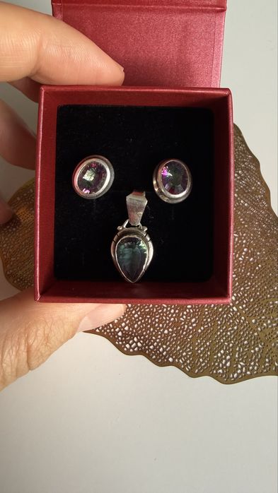 Set argint 925 cu topaz mistic – cercei și pandantiv, aspect antichizat