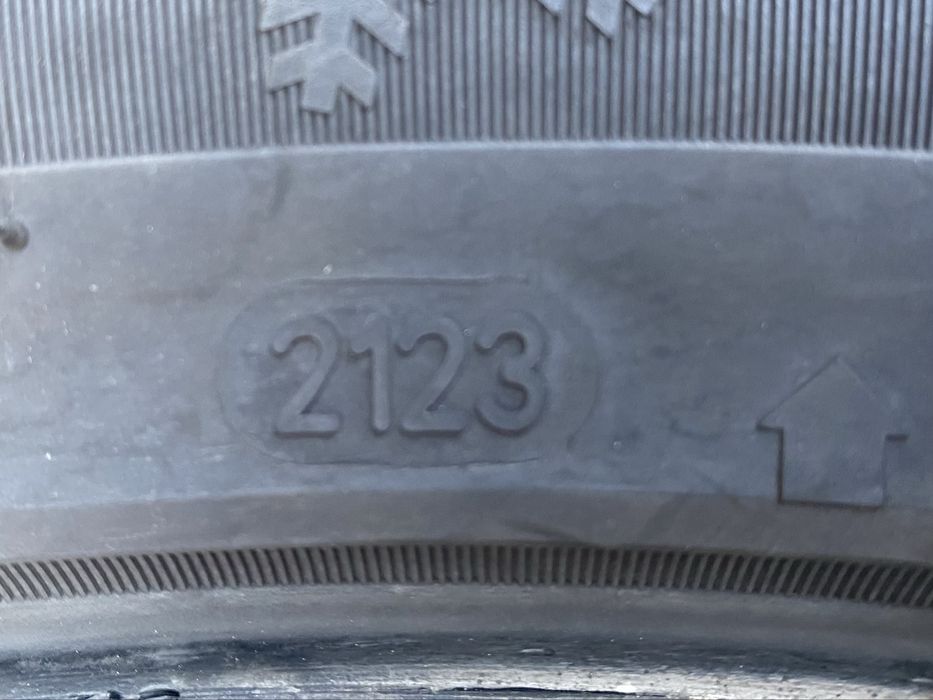 235 55 r19  Iarnă dot 2123