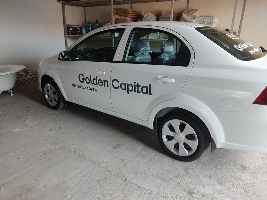 Наклейки на авто