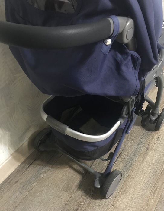 Продам коляску Италия chicco