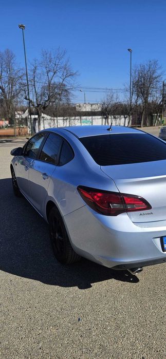 Opel Astra J 1.4 BENZINA 140CP
