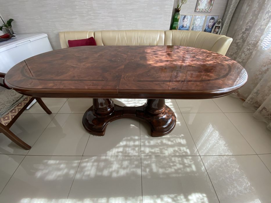 Мебель для кухни , стол со стульями