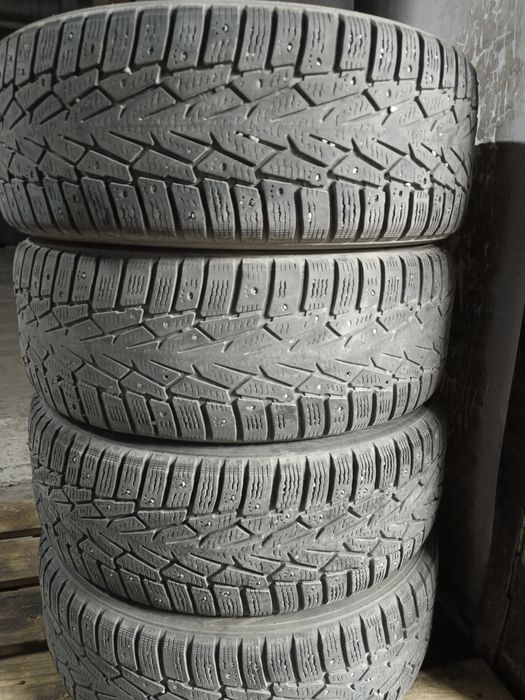 Шины зимние 205/65R16