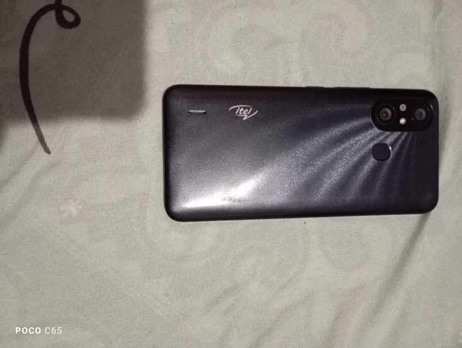 Продам телефон itel a 49