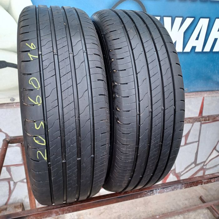 205 60 16 Good Year 2бр летни дот 4122