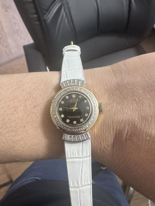 Часы Rolex 585 проба с бриллиантом
