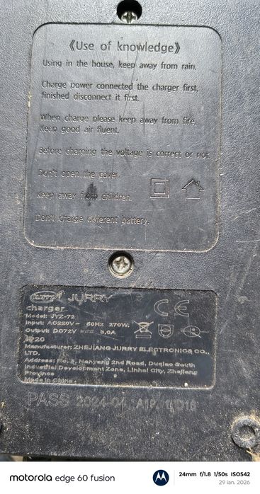 Vând încărcător scuter electric 72v