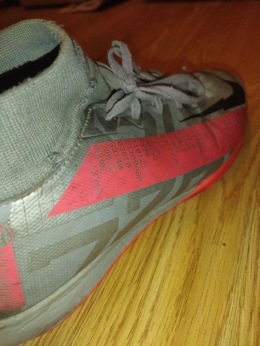 Оригинални Футболни обувки Nike 42номер