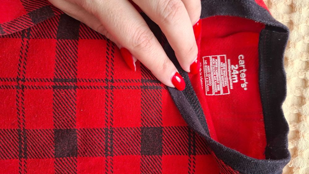 Пижамка новогодняя Carters на 1-2 г.