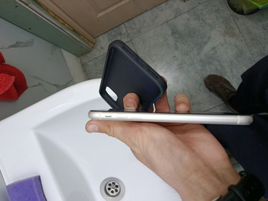 Продам Айфон 11 128 гб