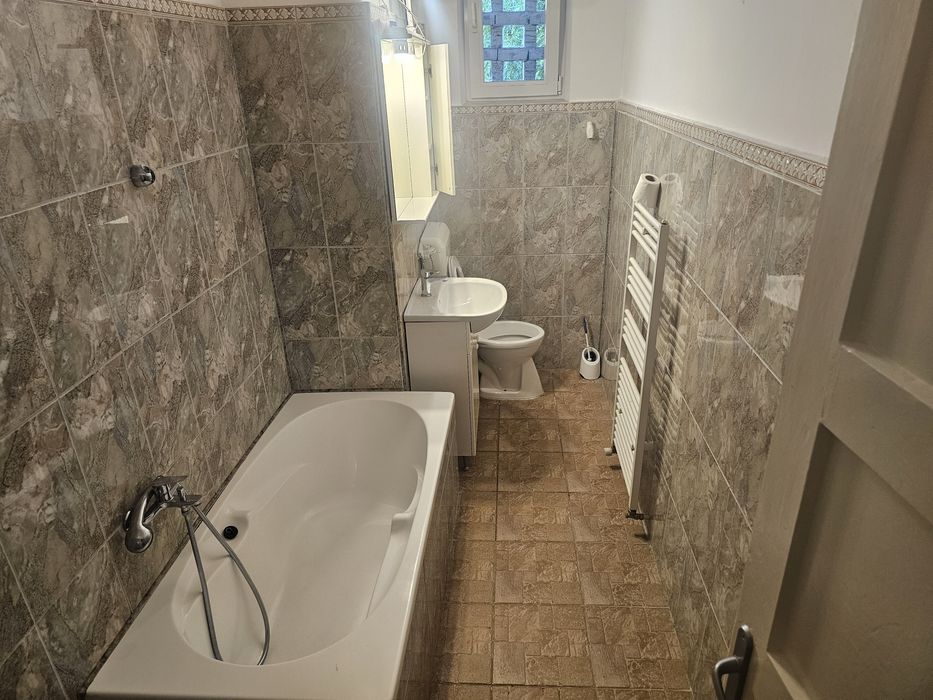 Apartament 2 camere, O.M / Politie