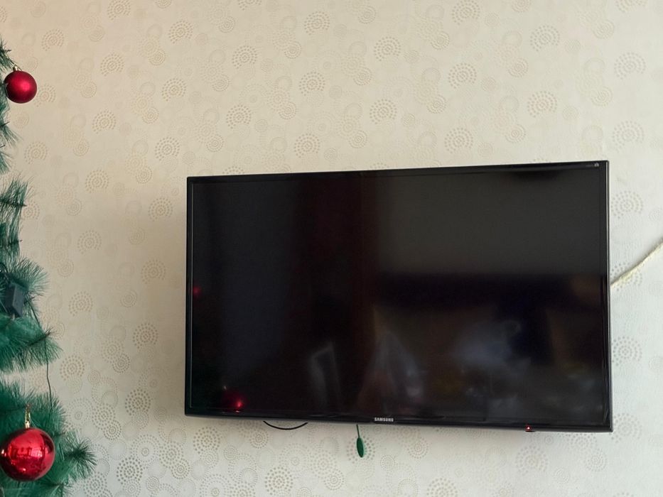 Продаю Телевизор Samsung 90x50