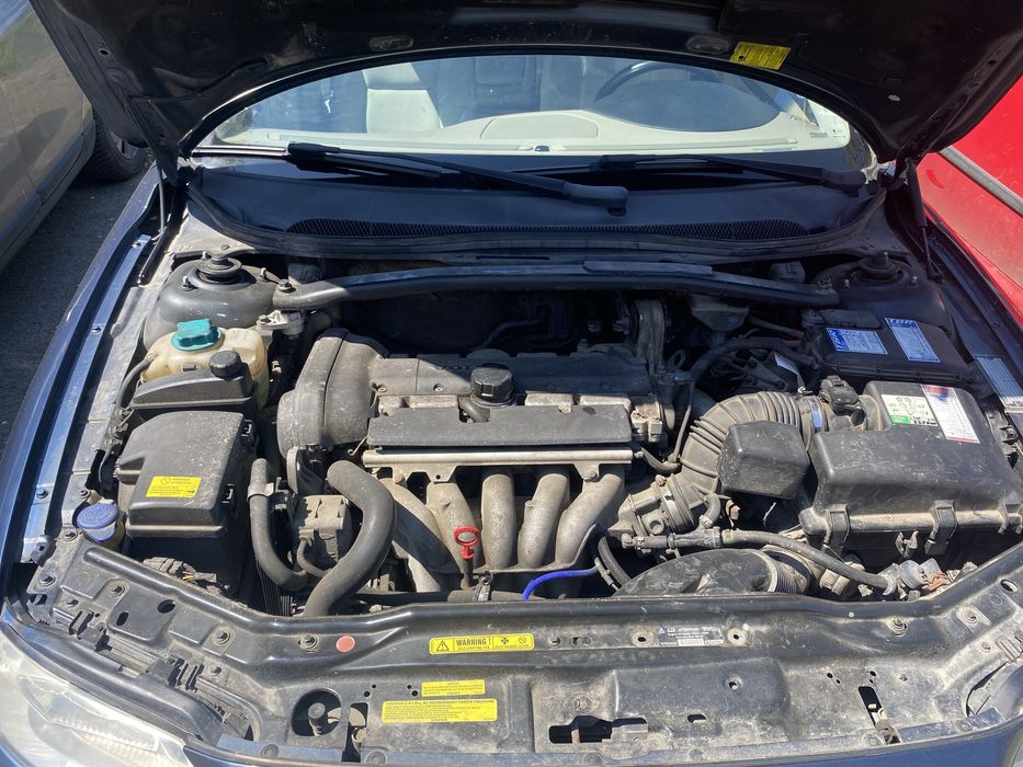 Volvo S60 2.4 бензин