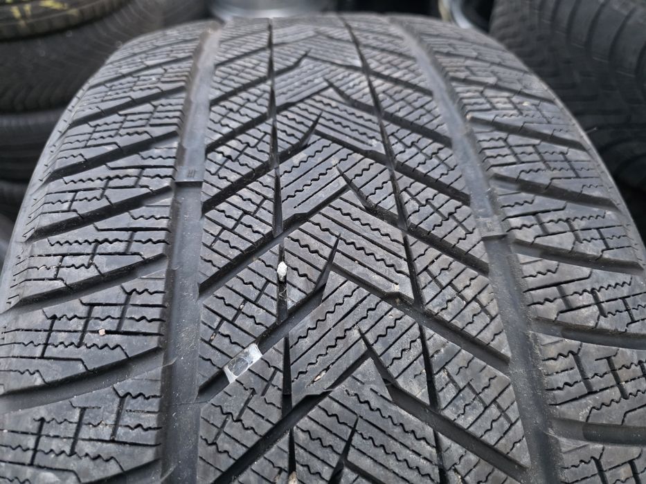 1бр Зимни гуми 265 35 20 - Arivo - DOT 2024