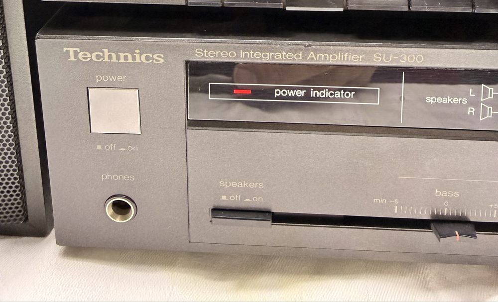 Technics усилитель в рабочем состоянии