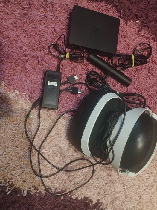 Vând PlayStation VR
