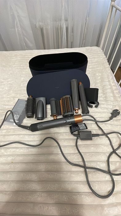 Dyson стилизираща маша