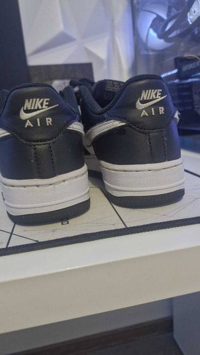 Adidasi NIKE, piele,stare f buna,marimea 37.5