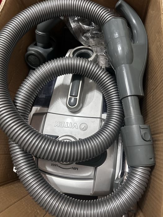 Пылесос Vitek VT-1833 PR