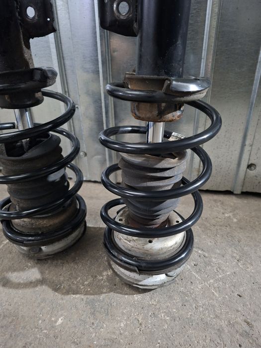 Set amortizoare fata Originale BMW E90 E91 E92 E93